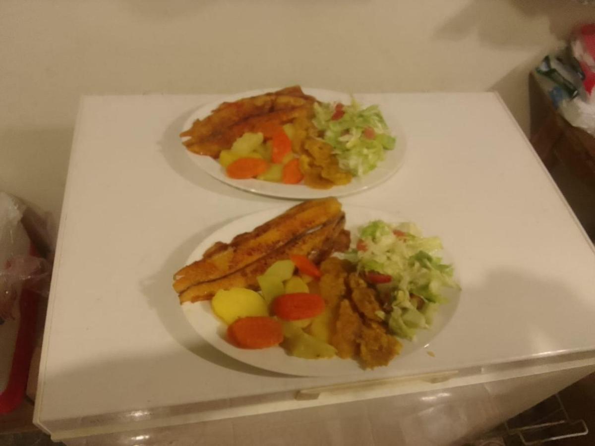 Hostal Y Restaurante Los Tecales La Coca Zewnętrze zdjęcie