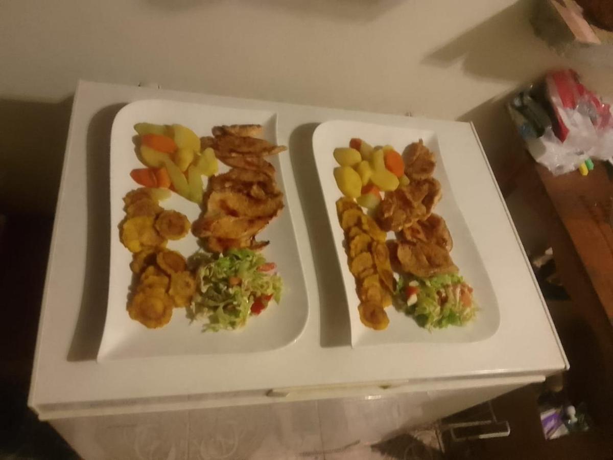 Hostal Y Restaurante Los Tecales La Coca Zewnętrze zdjęcie